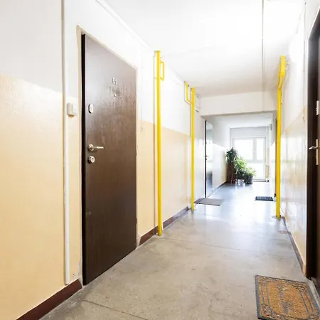 Lily Wola Ratusz * Warschau