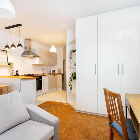 Lägenhet Lily Wola 15 Min To Rondo Daszynskiego