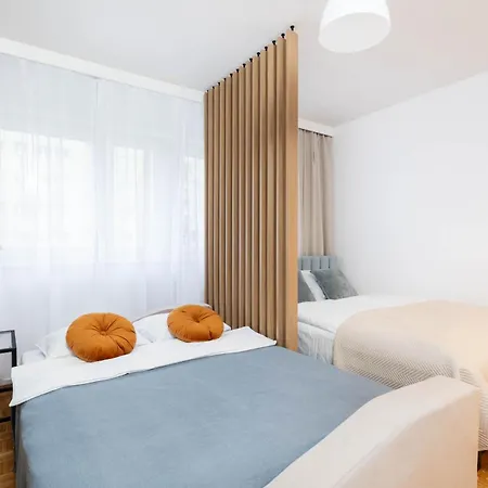 Apartman Lily Wola 15 Min To Rondo Daszynskiego Varsó