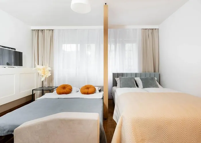 Lily Wola 15 Min To Rondo Daszynskiego Apartment Warsaw